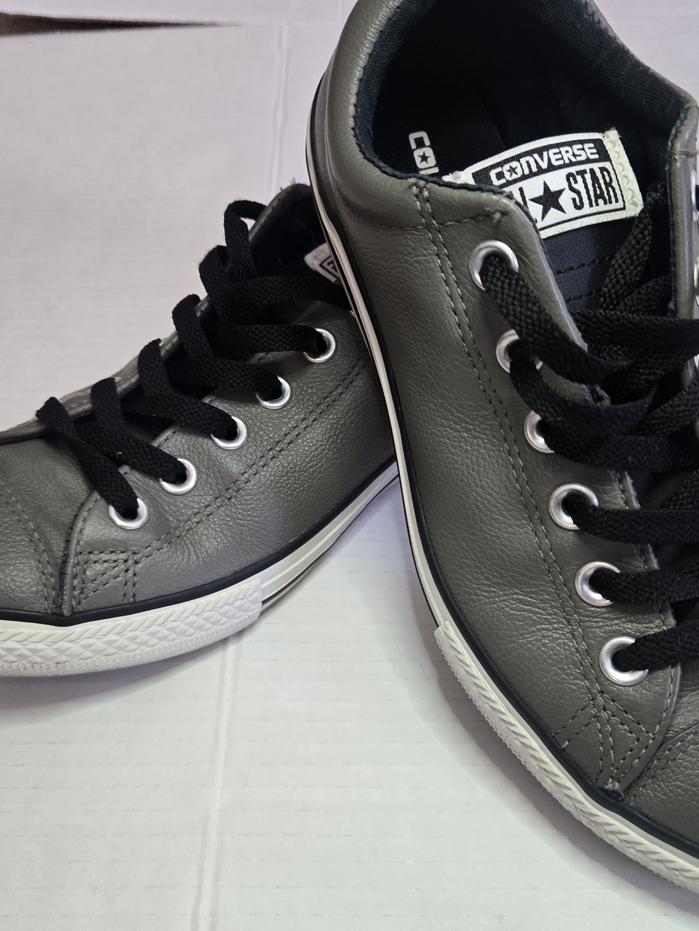 Converse Men's Low Top Leather Sneakers - Gray